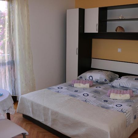 Apartments Milatic Jelsa  Exterior foto