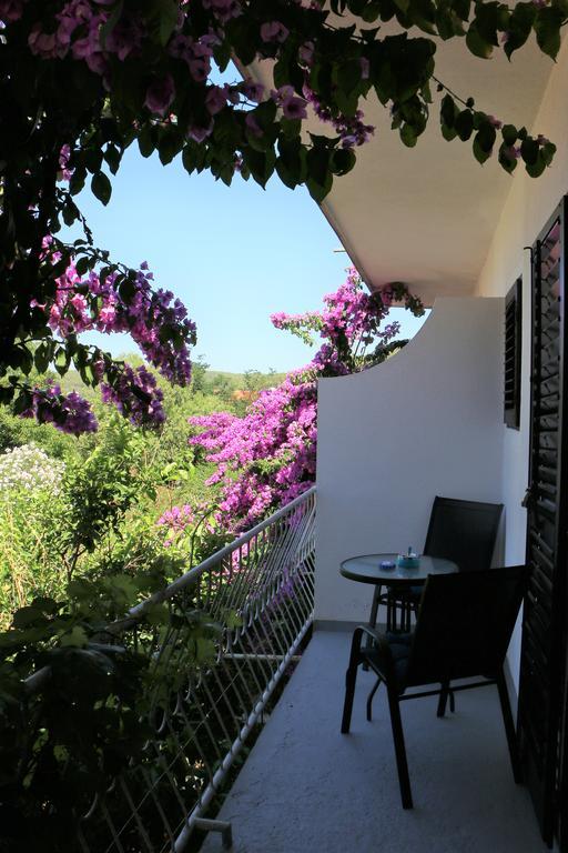 Apartments Milatic Jelsa  Exterior foto