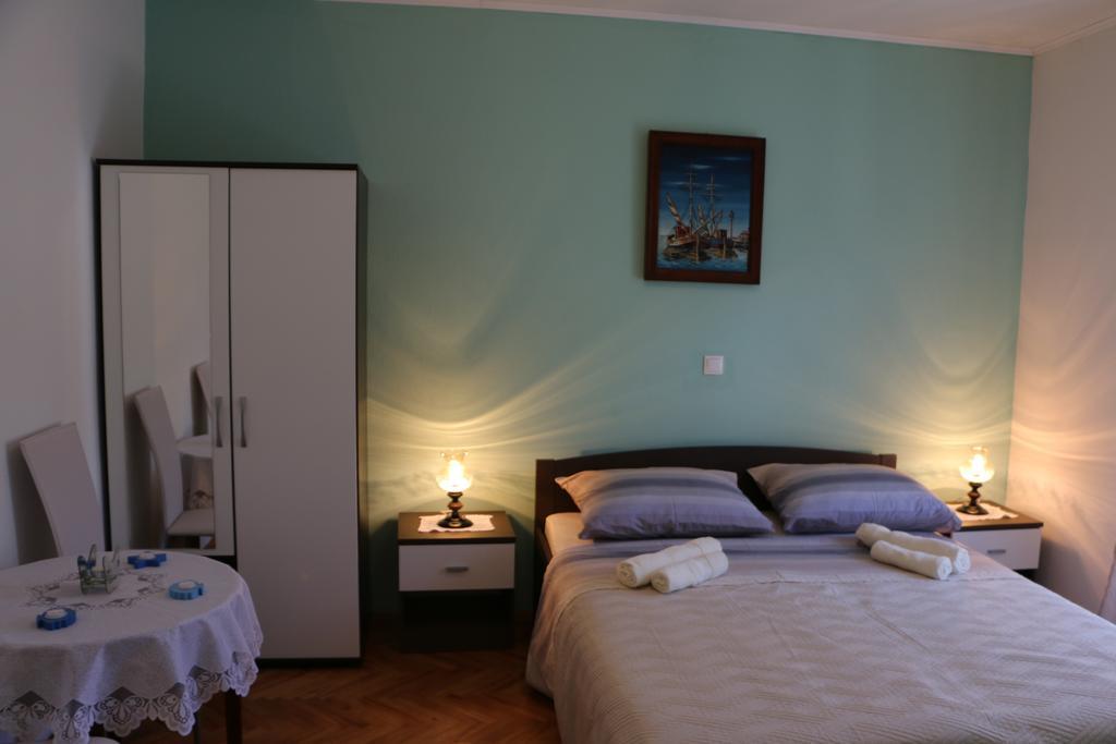 Apartments Milatic Jelsa  Exterior foto