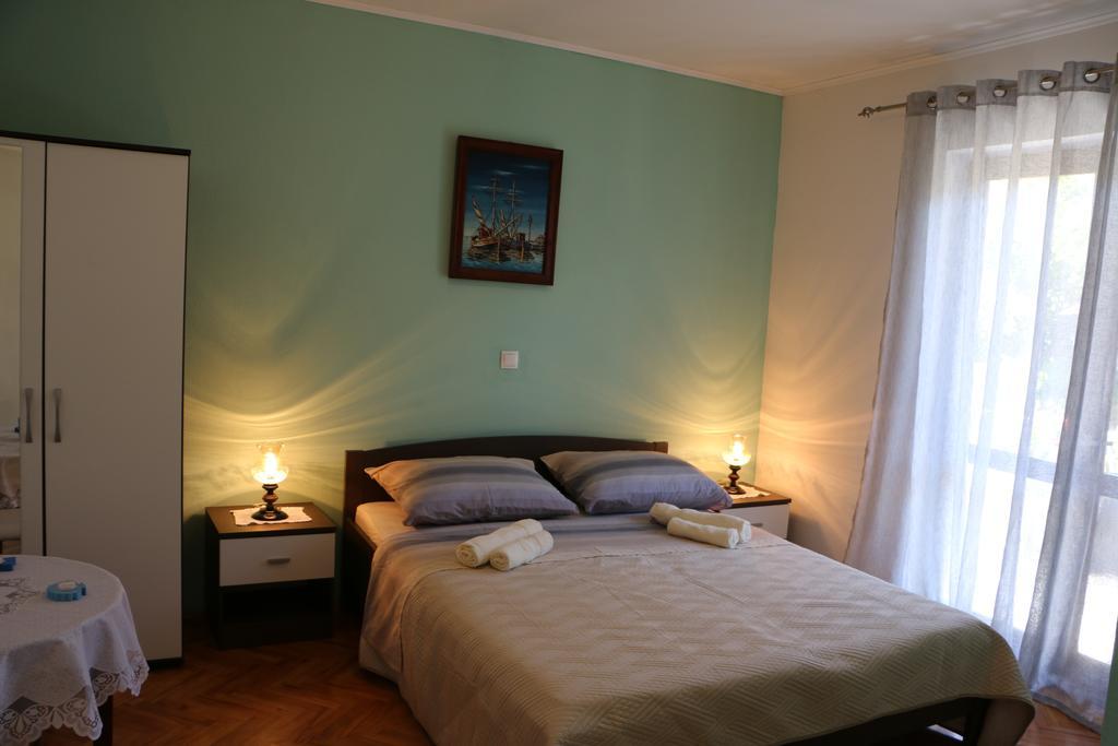Apartments Milatic Jelsa  Exterior foto