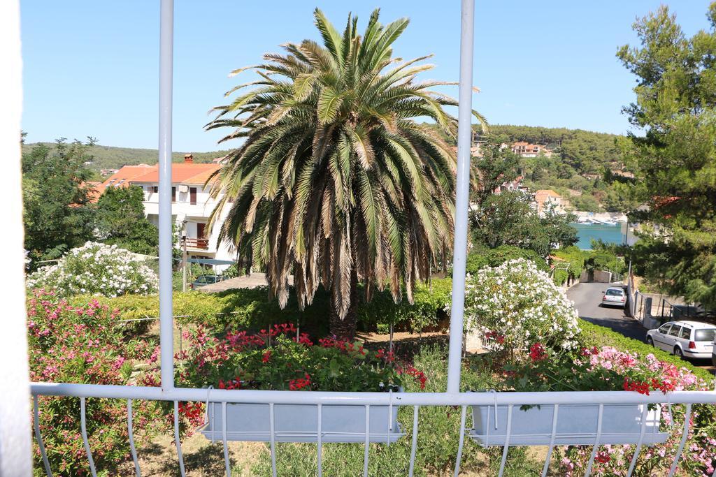 Apartments Milatic Jelsa  Exterior foto